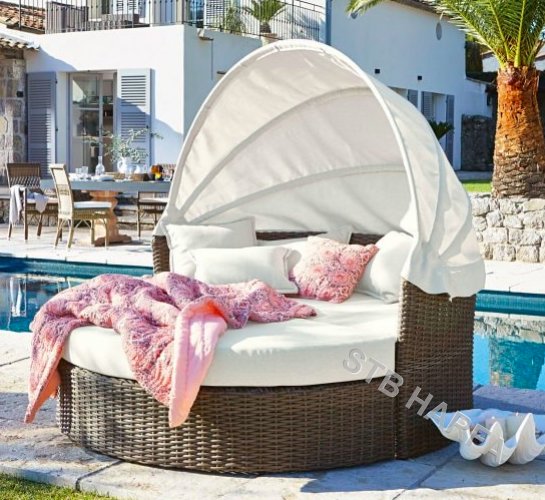 ZAHRADNÍ LOUNGE