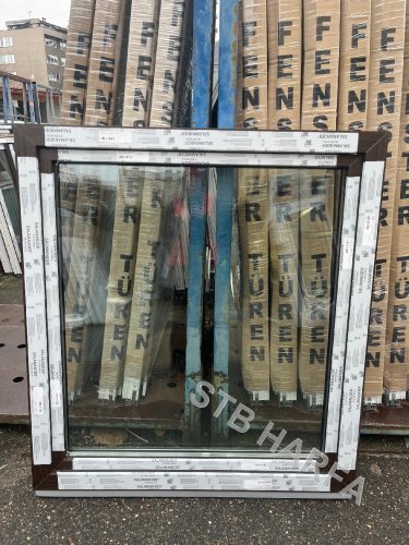 Okno 120x130 tmavý dub TROJSKLO 