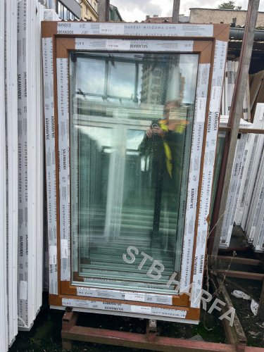 Okno 90x140 zlatý dub